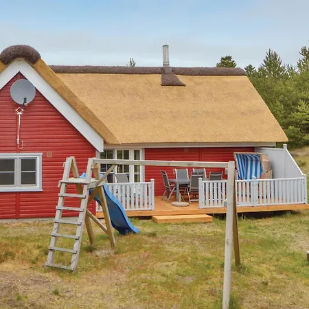 A Hveyselsvej With Shower And Fireplace Feriehus