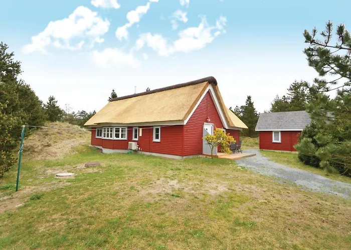 A Hveyselsvej With Shower And Fireplace Semesterbostad Romo