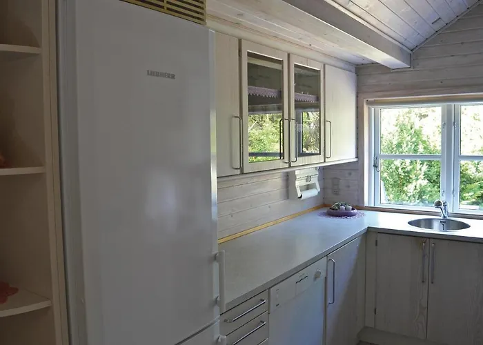 A Hveyselsvej With Shower And Fireplace Semesterbostad